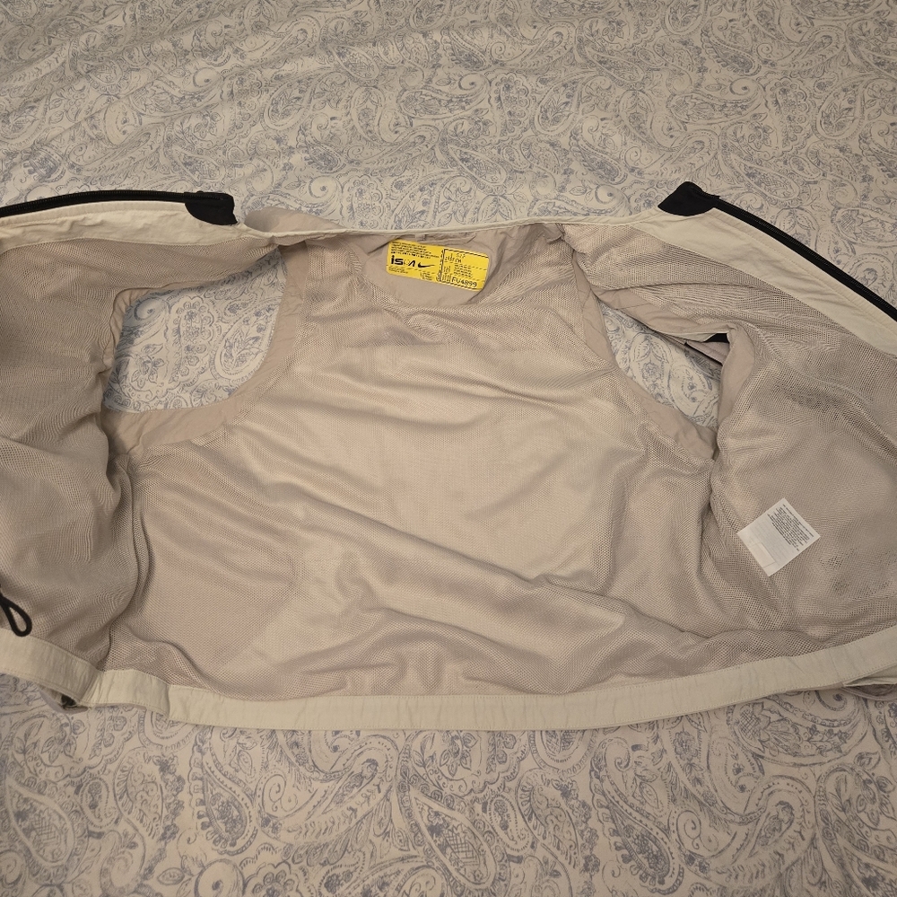 Nike ISPA NRG Modular Utility Pocket Vest – Light Bone FV4899‑072 – Men’s S - Picture 3 of 12